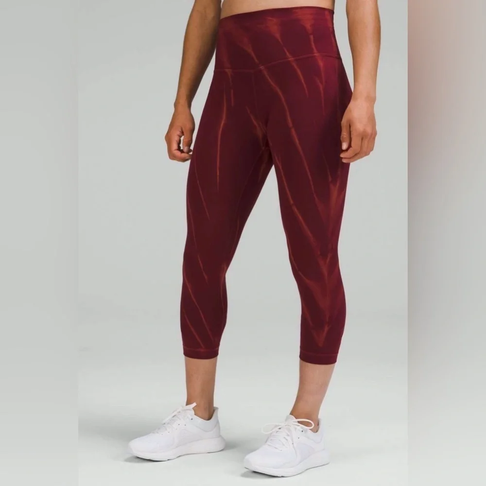 Lululemon Wunder Under Cropped Leggings Athletic Apparel Yoga Gym Pilates
